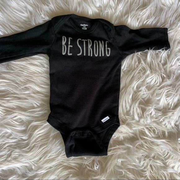 Gerber 5 Piece onesies - Picture 5 of 7